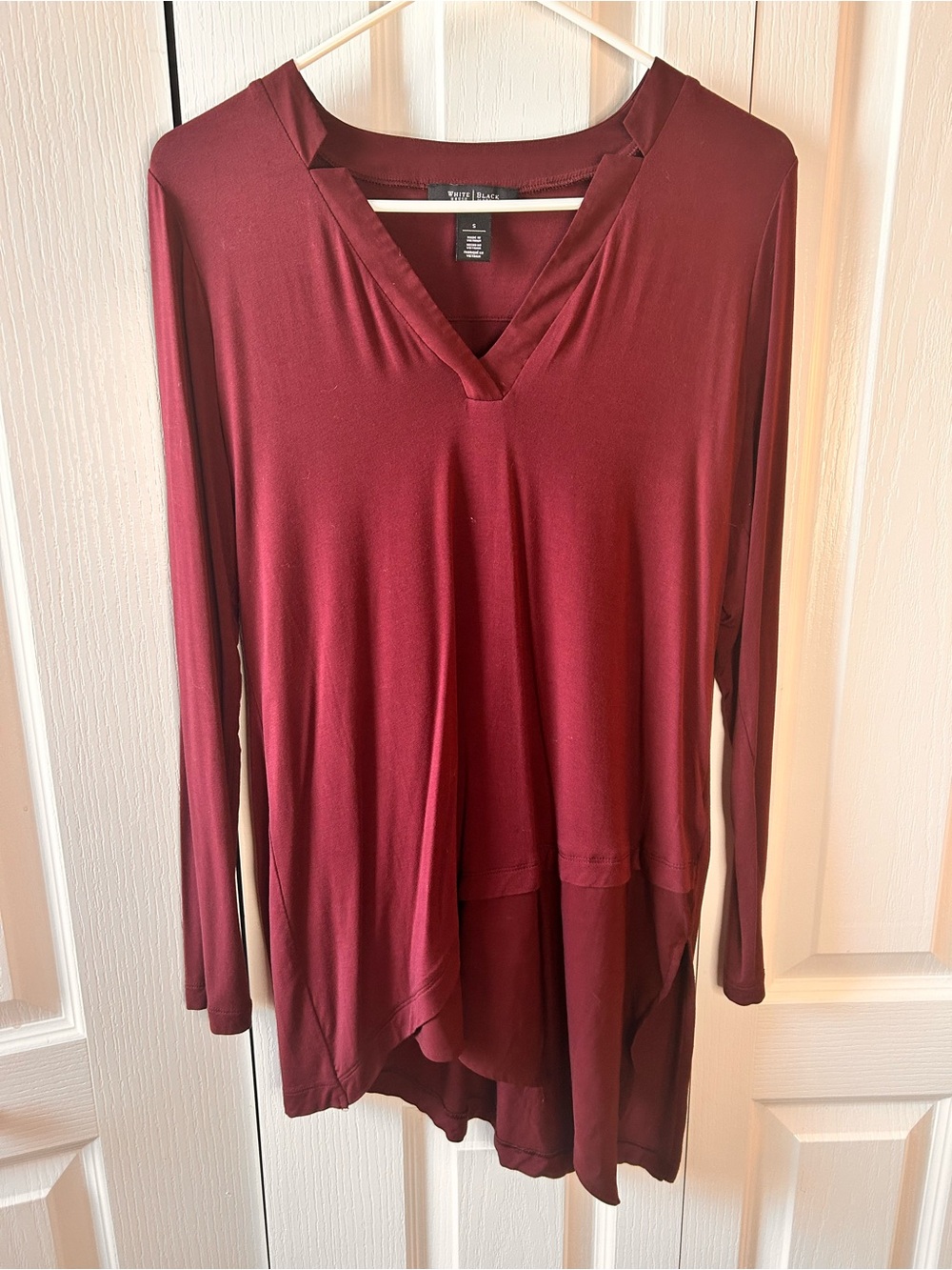 White House Black Market Women’s Small Burgundy V-Neck Long‎ Sleeve Tunic Top